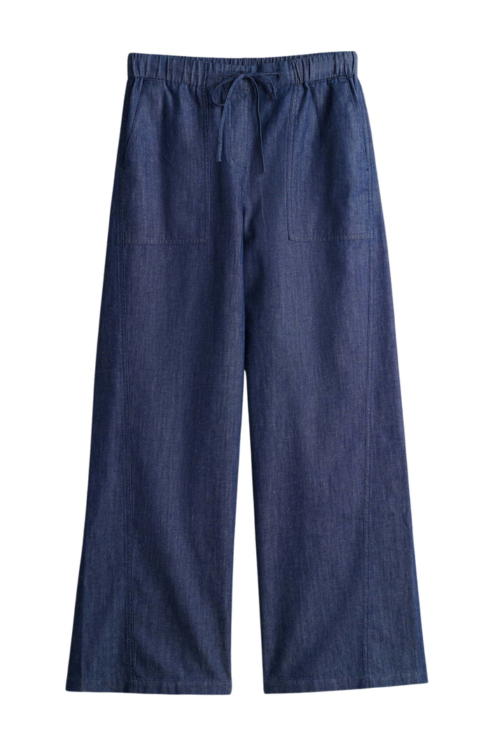 Opus Melane Line Mid Oxford Blue broek met comfortabele pasvorm en stijlvolle uitstraling, zichtbaar in de afbeelding.