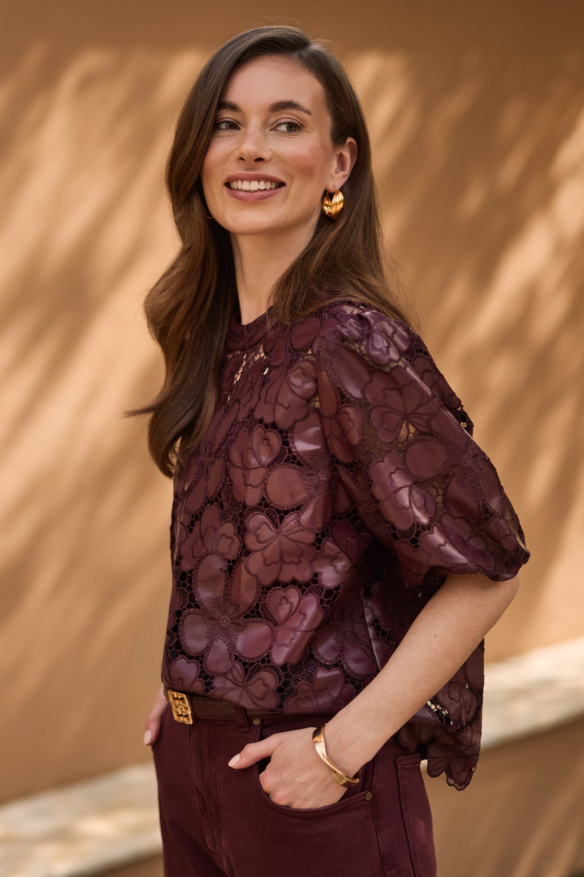 Nukus Top Nicole Flower PU Cherry met bloemenprint, roze kleur, zachte stof en modieus design, zichtbaar op de afbeelding