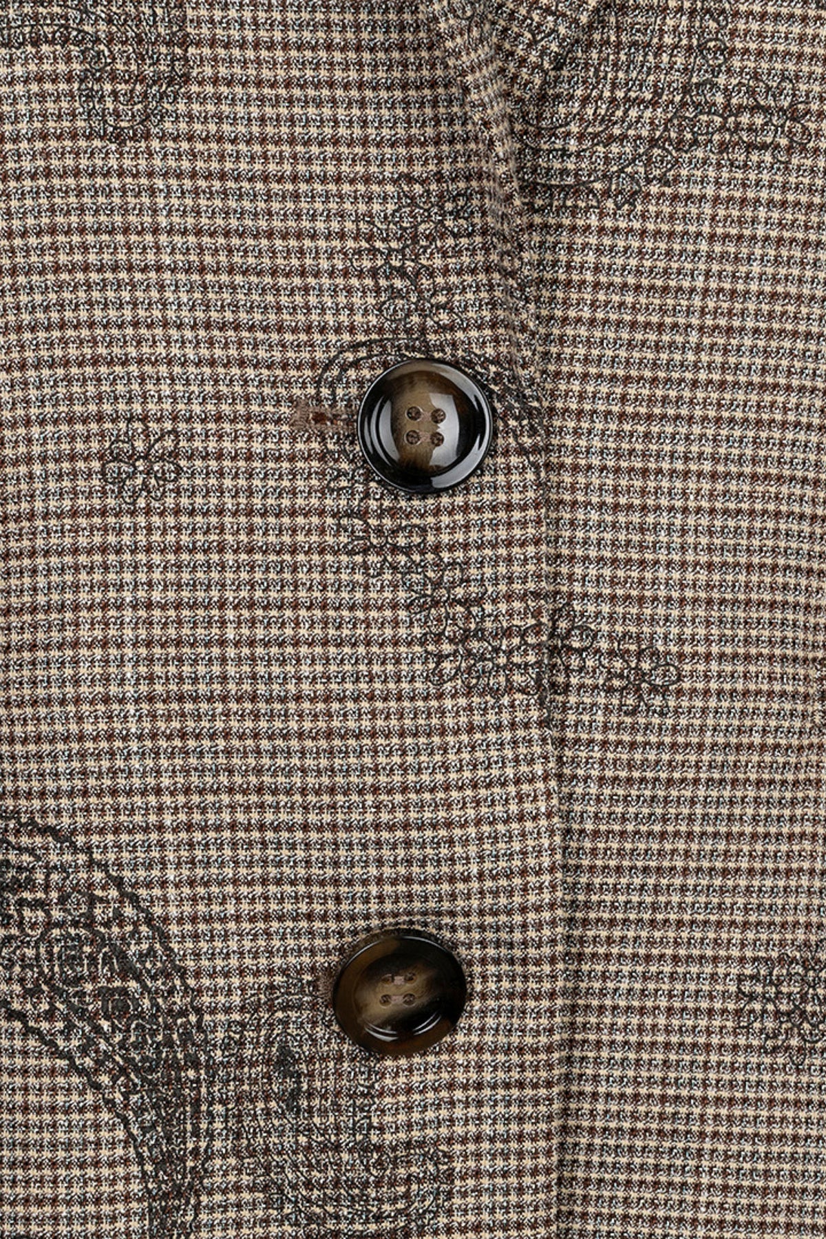 Blazer van EsQualo met paisley en ruitprint, donkerblauw met beige en rood details, getoond op een hanger.