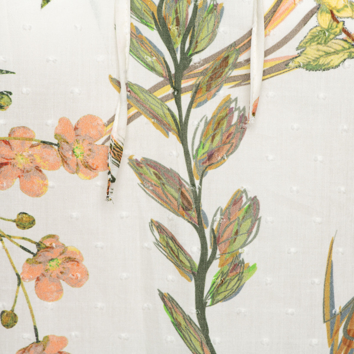Offwhite Axelle Flower top van &Co woman met bloemenprint en korte mouwen, geschikt voor lente en zomer.