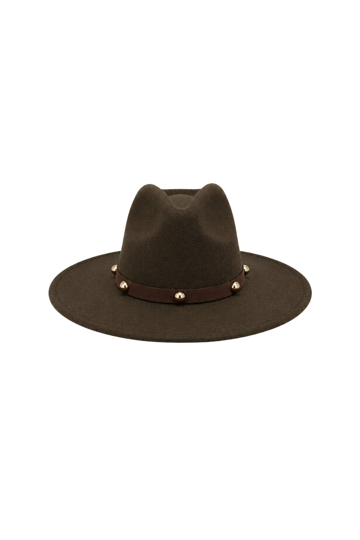 Donkerbruine hoed met studs van Stretchshop.nl, stijlvolle accessoires voor dames en heren.