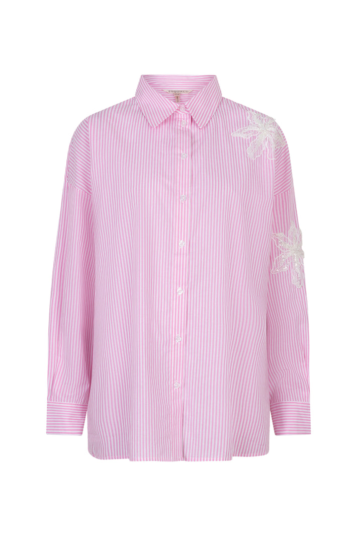 Witte en roze gestreepte blouse met bloempatches van EsQualo, stijlvolle damesblouse met bloemenprint en vintage uitstraling.