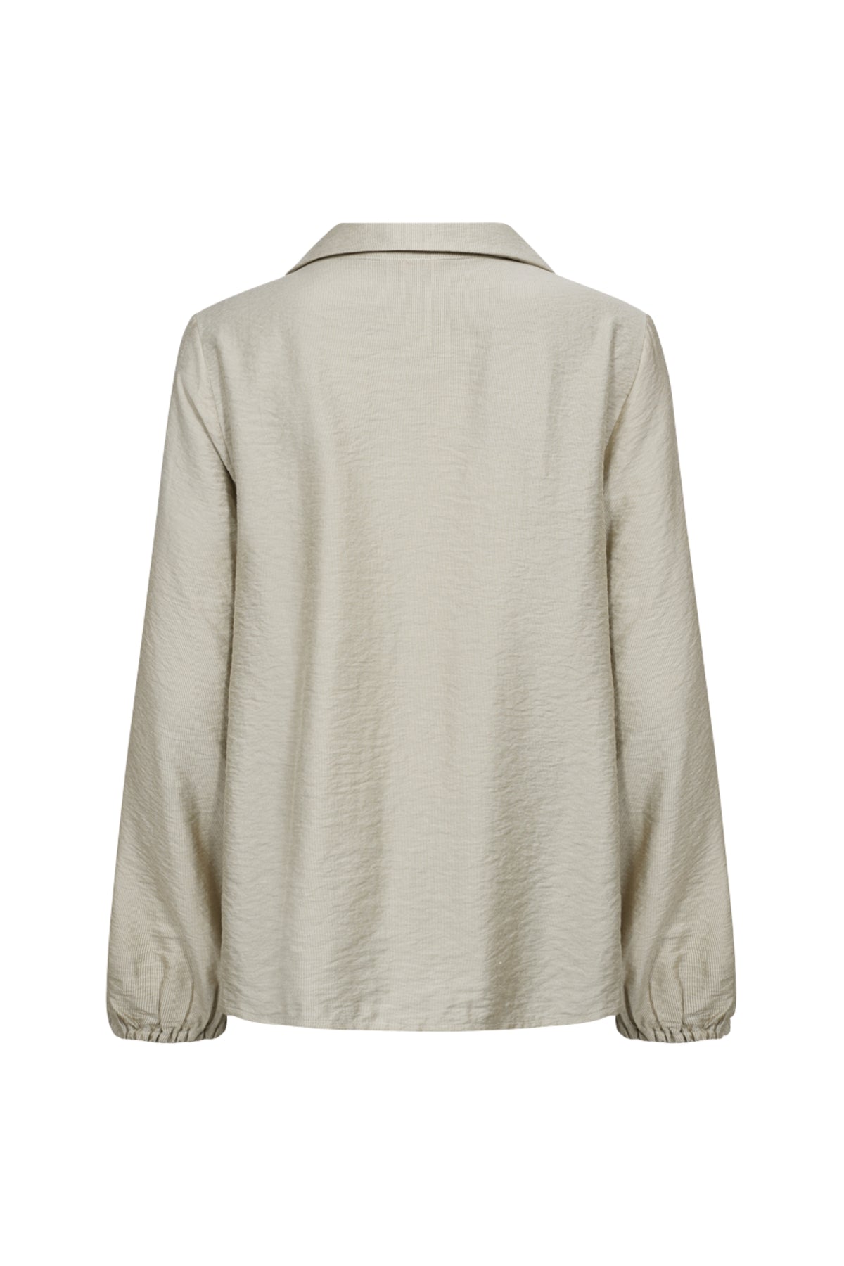 Zilveren mink gekleurde blouse Fqisela van Freequent, getailleerd model met lange mouwen en ronde hals.