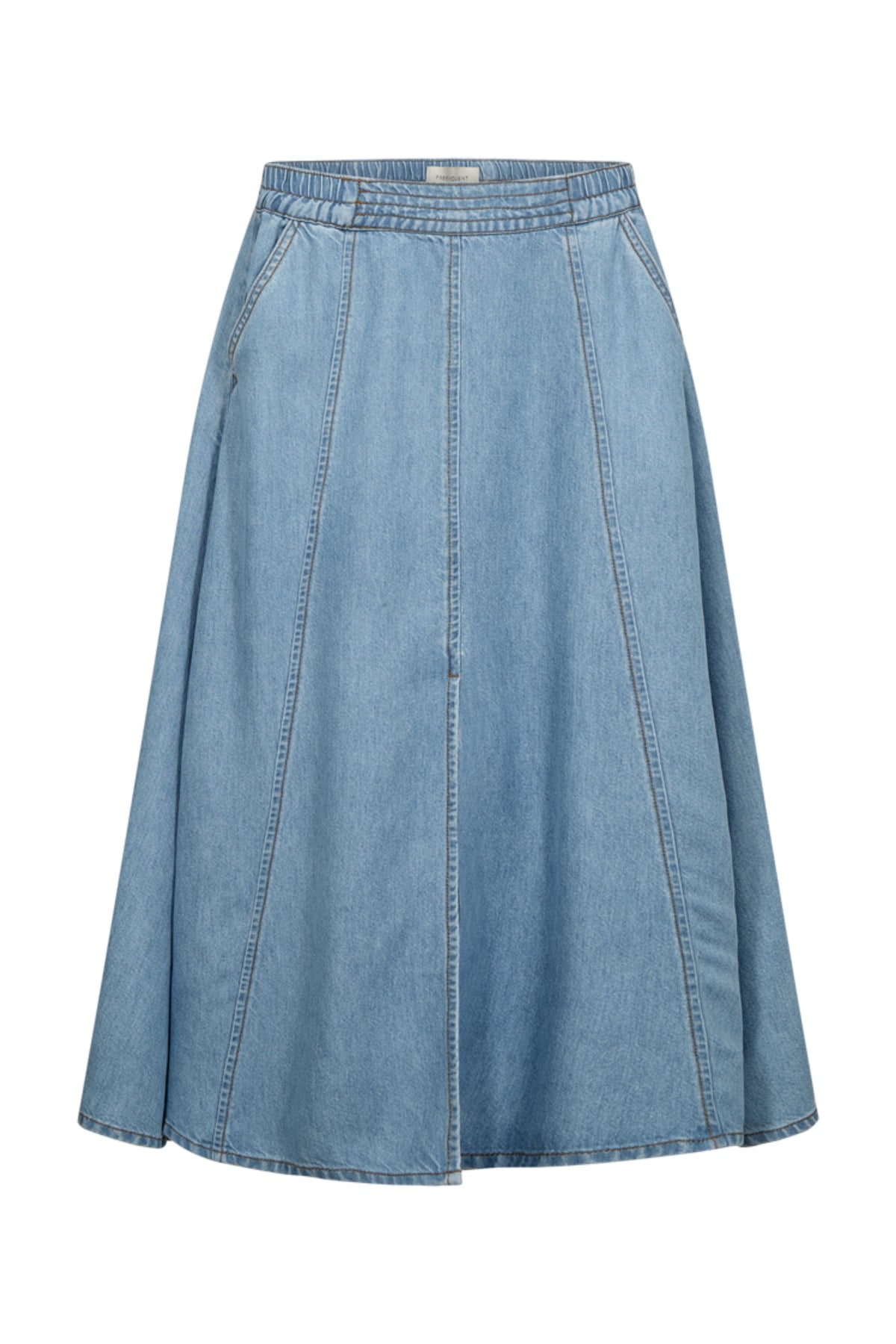 Lichte blauwe denim rok van Freequent, model Larissa, met casual pasvorm en stijlvolle details.