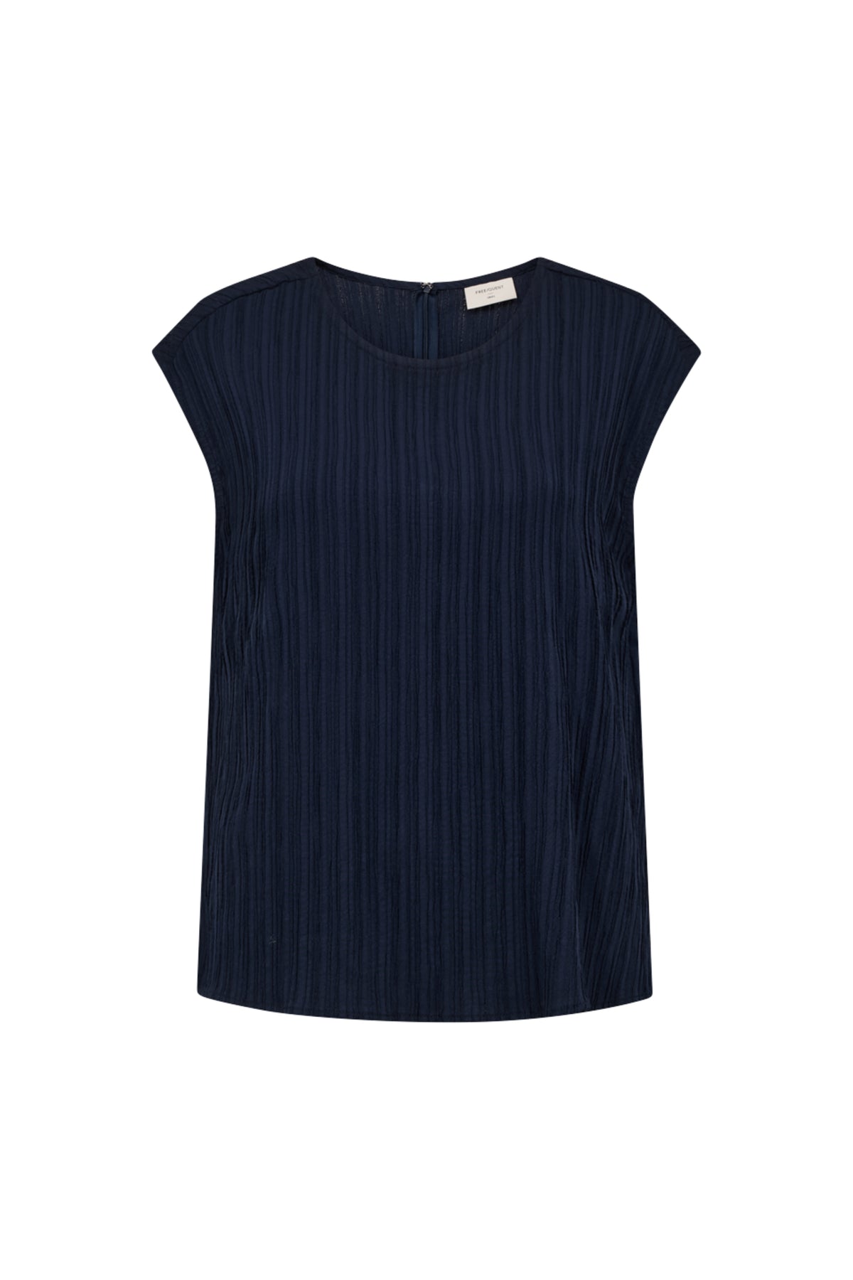 Blouse Freequent Fqgrsvalse Navy Blazer met lange mouwen en knoopsluiting, gedragen door model, voor een casual look