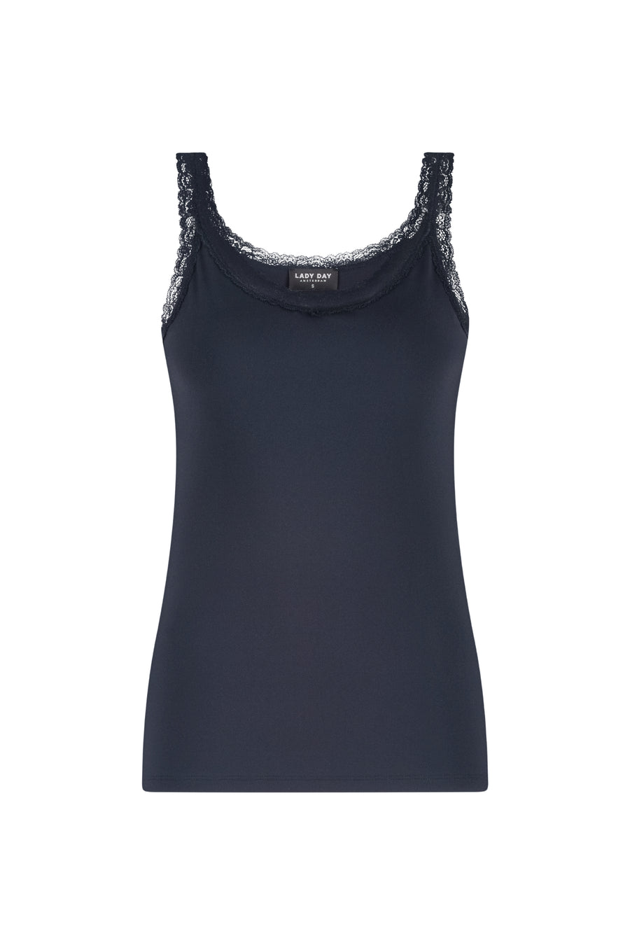 Ladys Travel Top Lacy in blauw van Lady Day, close-up van het kleurrijke, gedetailleerde ontwerp en textuur.