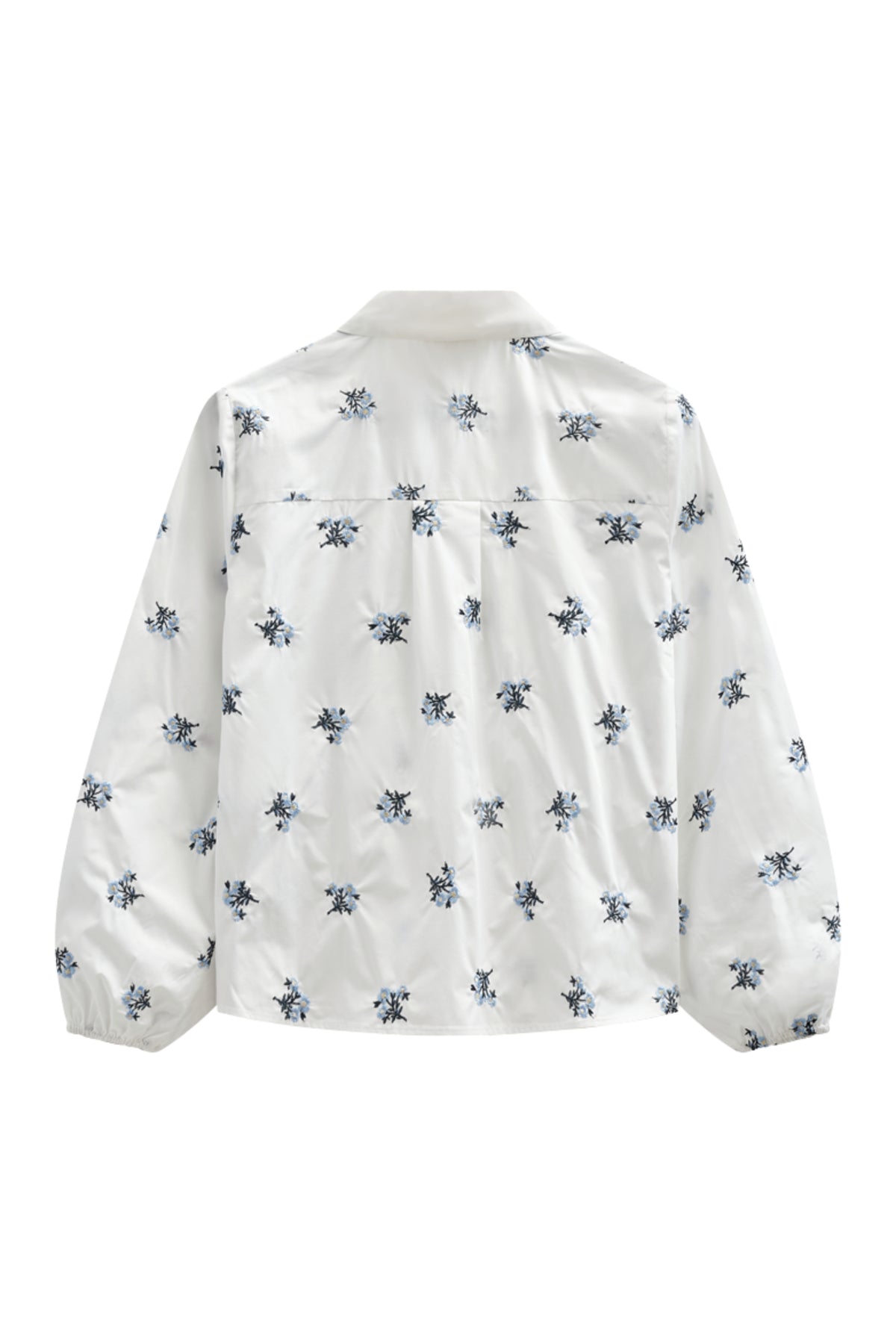 Offwhite blouse Fqleila Star van Freequent met Vista Blue details, getoond op een model met korte mouwen en ronde hals.