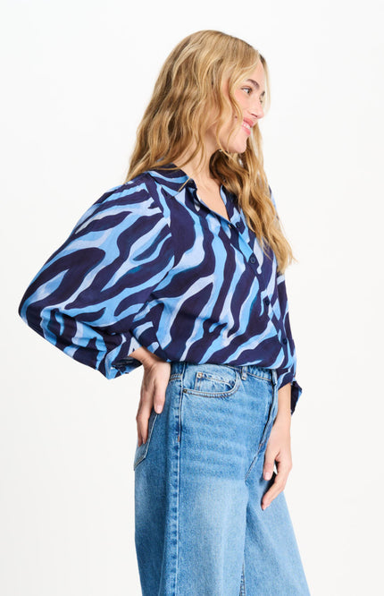 POM Amsterdam Blouse Animal Blue SP9502 Stretchshop.nl