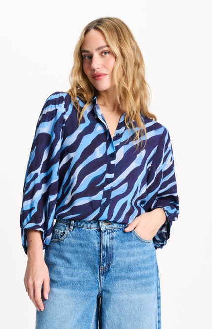 POM Amsterdam Blouse Animal Blue SP9502 Stretchshop.nl