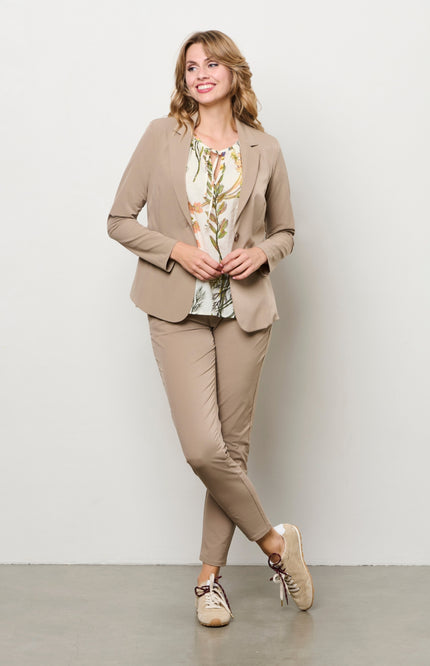 &Co woman Travel Broek Penny Taupe PA100-2 Stretchshop.nl