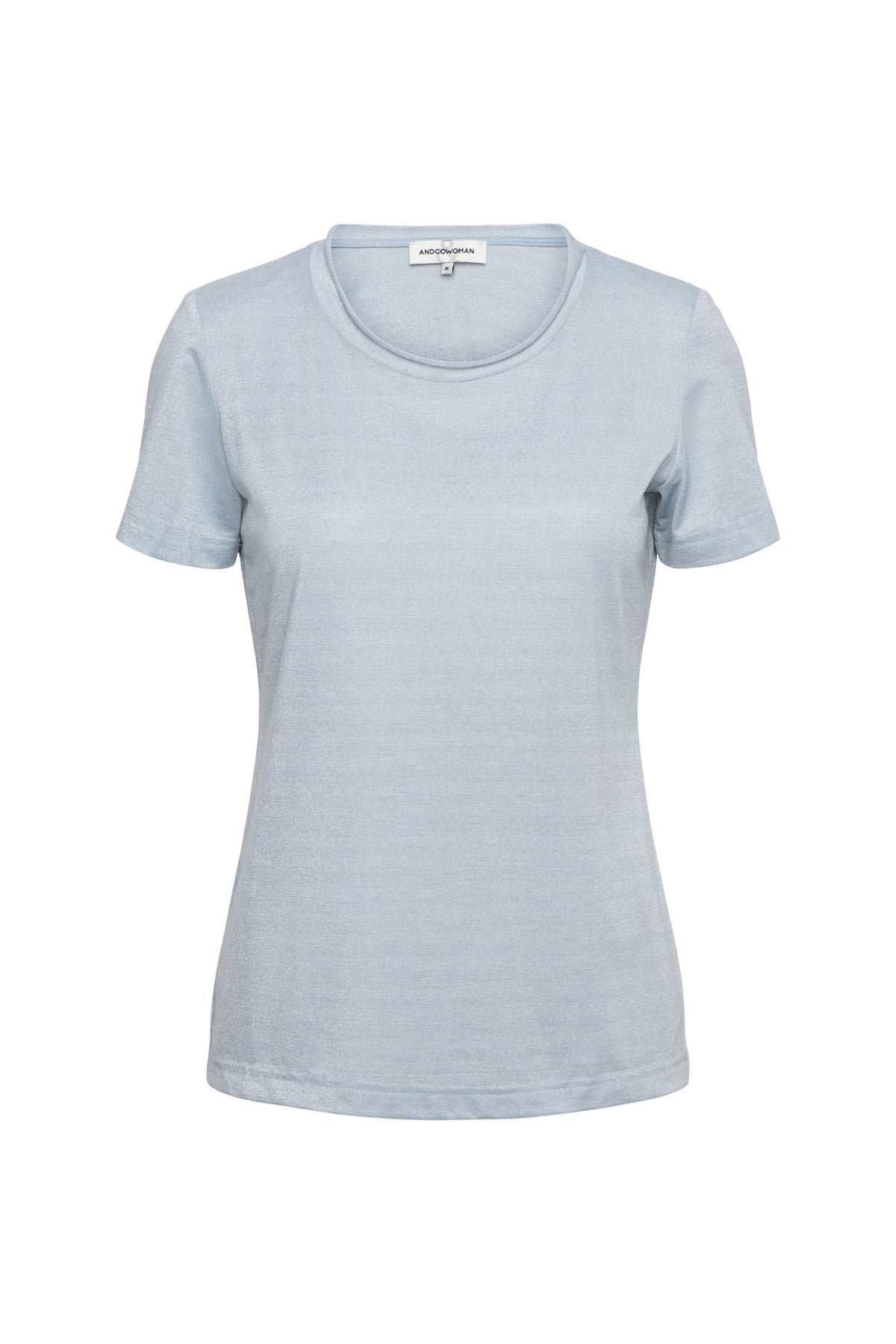 Donkerblauw Top Iris Slate TS145 van &Co woman, close-up met fijne textuur en stijlvolle pasvorm.