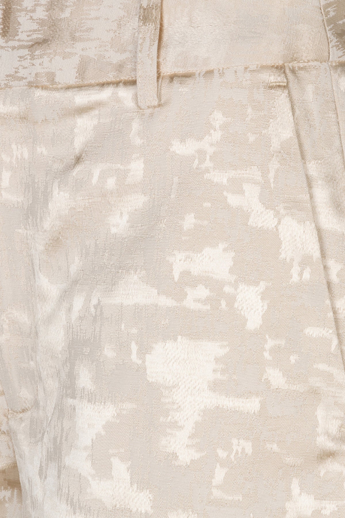 Kort Jacquard stof van EsQualo, natuurlijk gekleurd met gedetailleerd patroon, geschikt voor mode- en interieurprojecten.