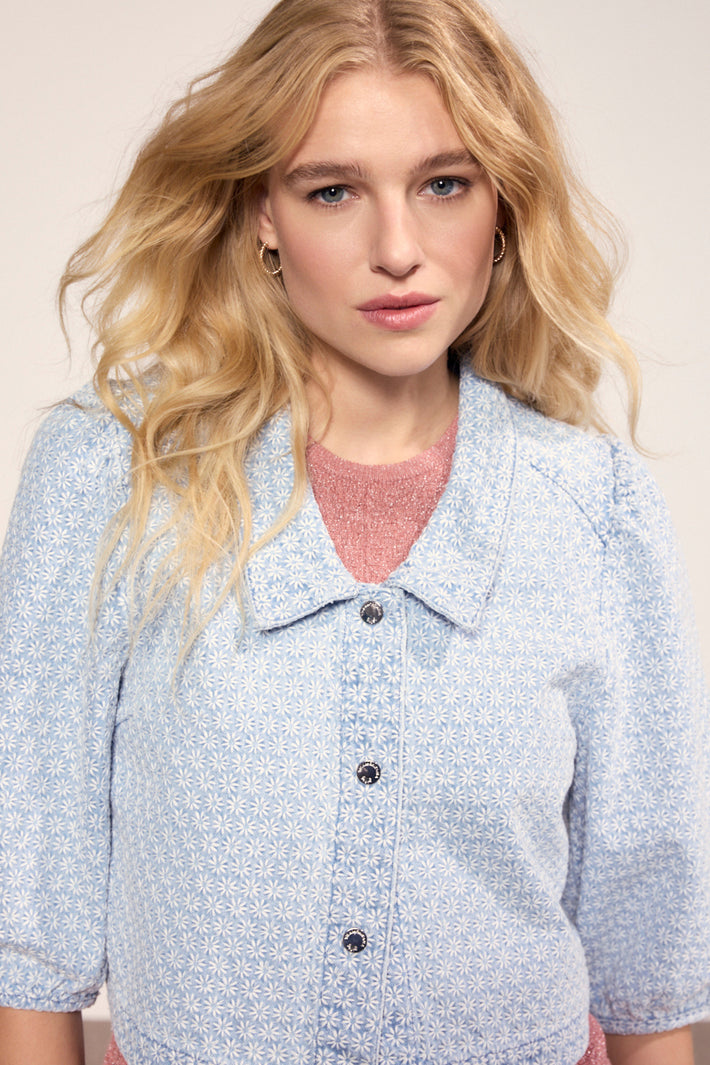 Lichtblauwe denim jas met borduursel van Tramontana, model Larissa, modieus en casual voor dames