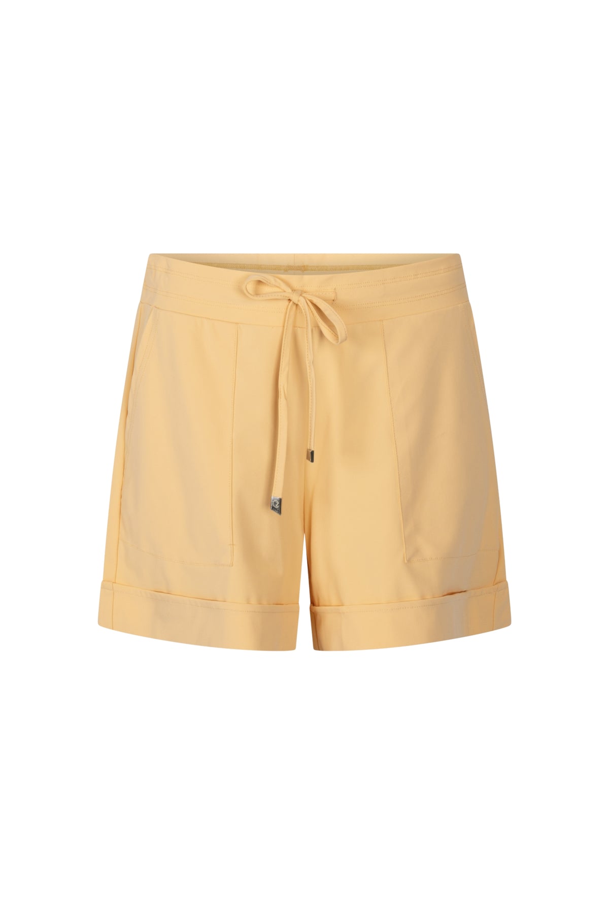 Zoso Travel Short Celine apricot met elastische taille en comfort, geschikt voor reizen en casual dragen.