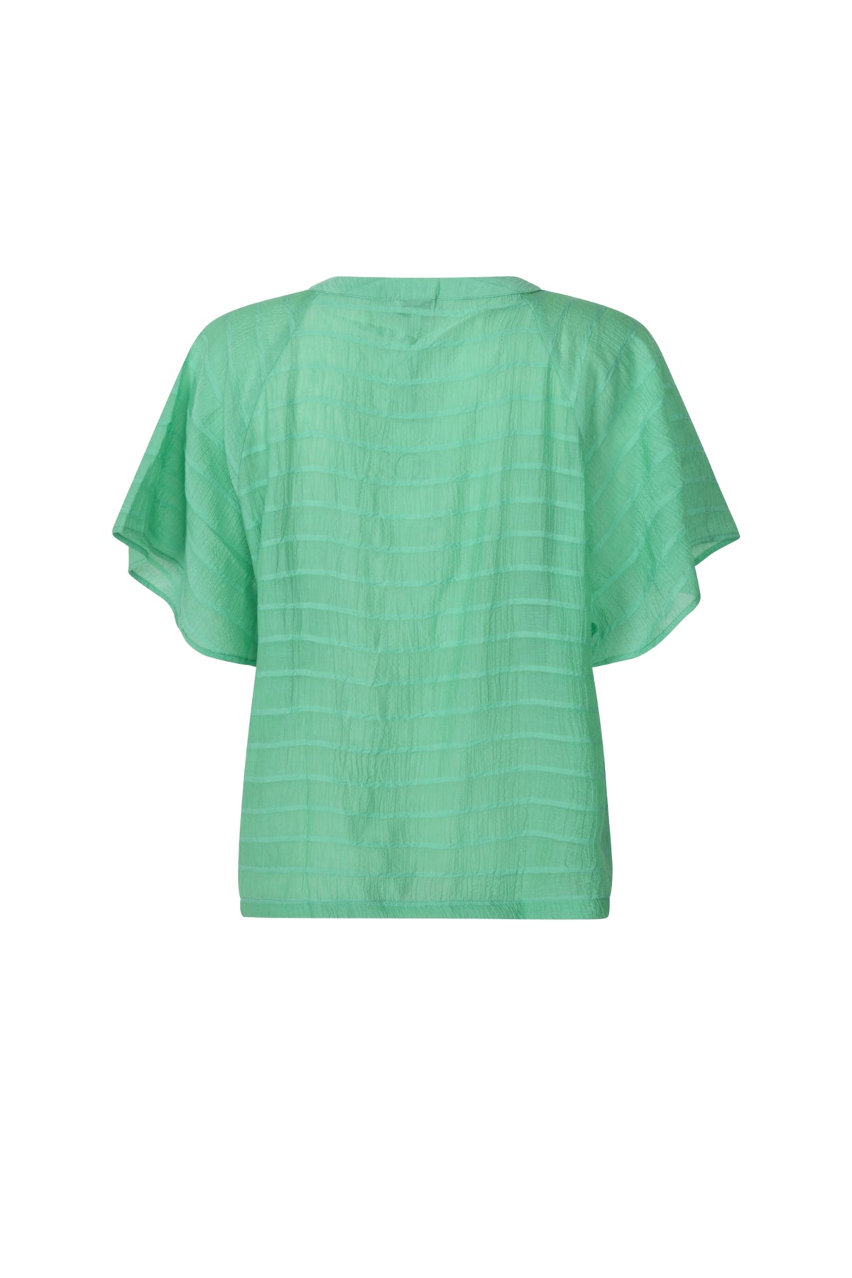 Mintgroene blouse Desi van Zoso met elegante pasvorm en knoopdetail, gedragen door een model op een witte achtergrond.