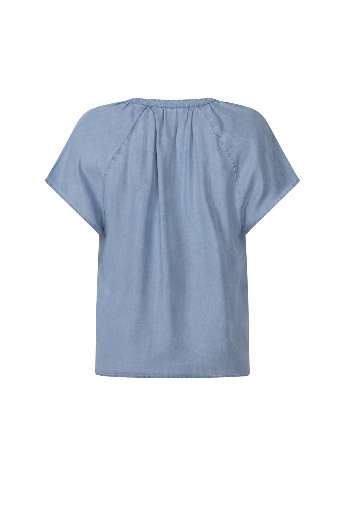 Blouse Femmz Light Denim van Zoso, lichtblauwe denim top met knoopsluiting en lange mouwen, casual mode voor dames