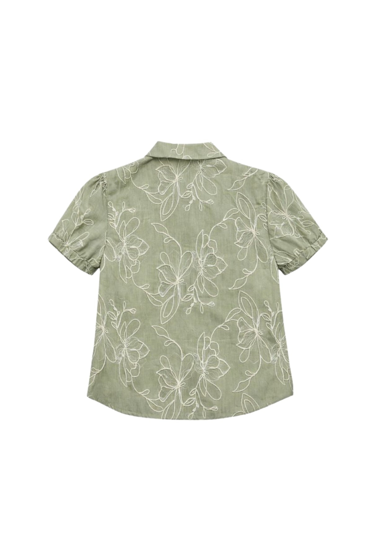 Zachte groene blouse Nadia van Elvira Casuals met lichte textuur en wijde mouwen, gedragen door een model.