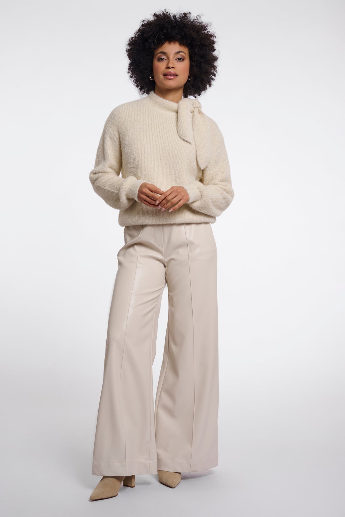 Rino & Pelle Griselda Birch trui met ronde hals en lange mouwen, zachte en comfortabele knitwear voor dames.