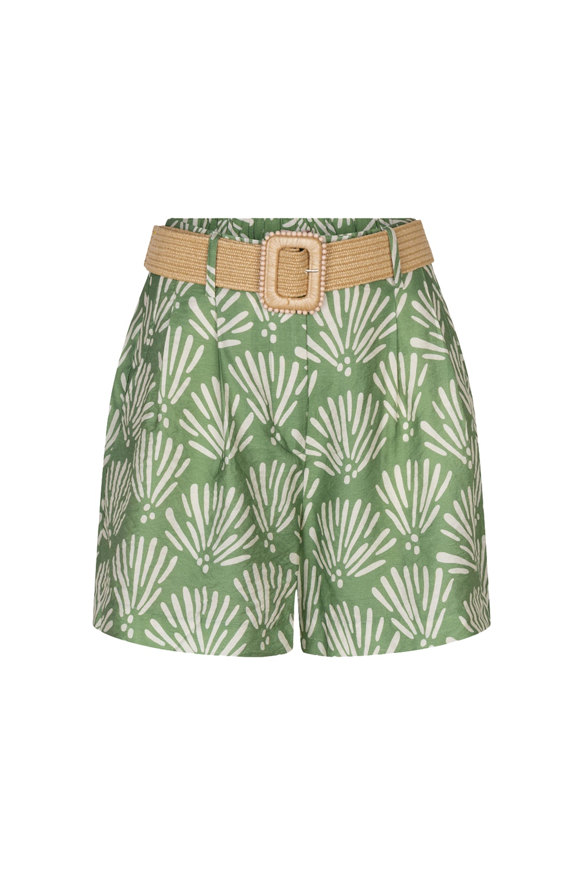 Kort tropical print EsQualo HS26.14212 met kleurrijke bloemen en bladeren, gedragen door een model in een zomerse setting