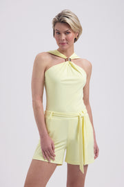 Lady Day Travel Top Natalie in botergeel, L24-375-3224, met een comfortabele pasvorm en lichte stof.