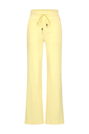 Lemon gele Heavy Travel broek van Mi Piace, comfortabele damesmode, met wijde pasvorm en elastische taille.