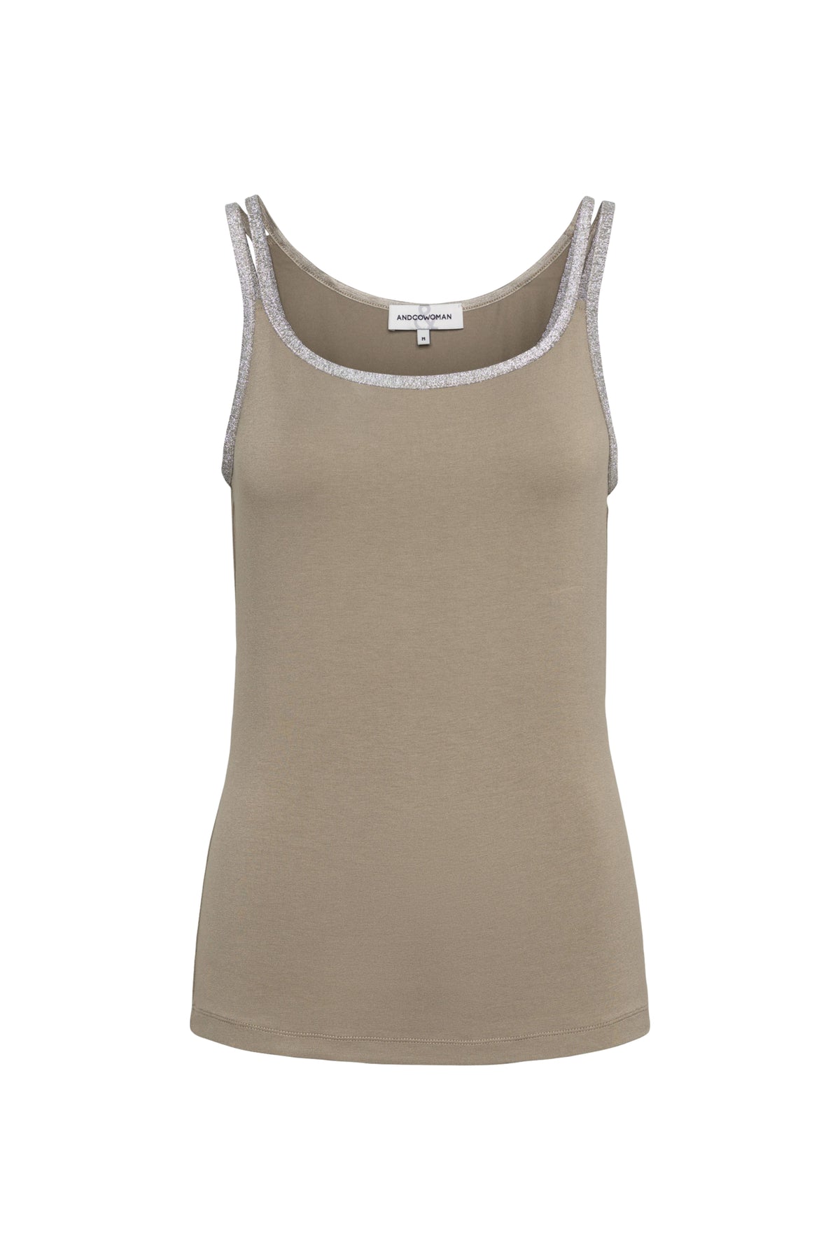 Zwart singlet van &Co woman, model Larissa, gekleed in khaki, met dunne bandjes en comfortabele pasvorm.