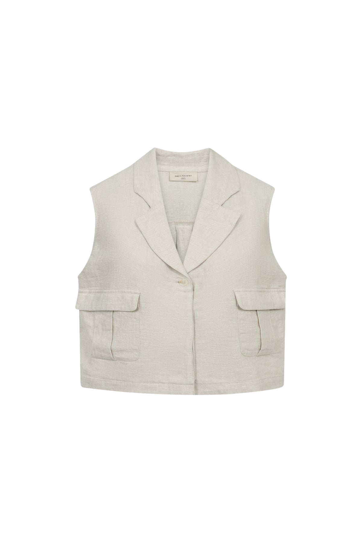 Damesgilet Freequent Fqlava Moonbeam Melange met knopen en zachte stof, gedragen door een model op een witte achtergrond.