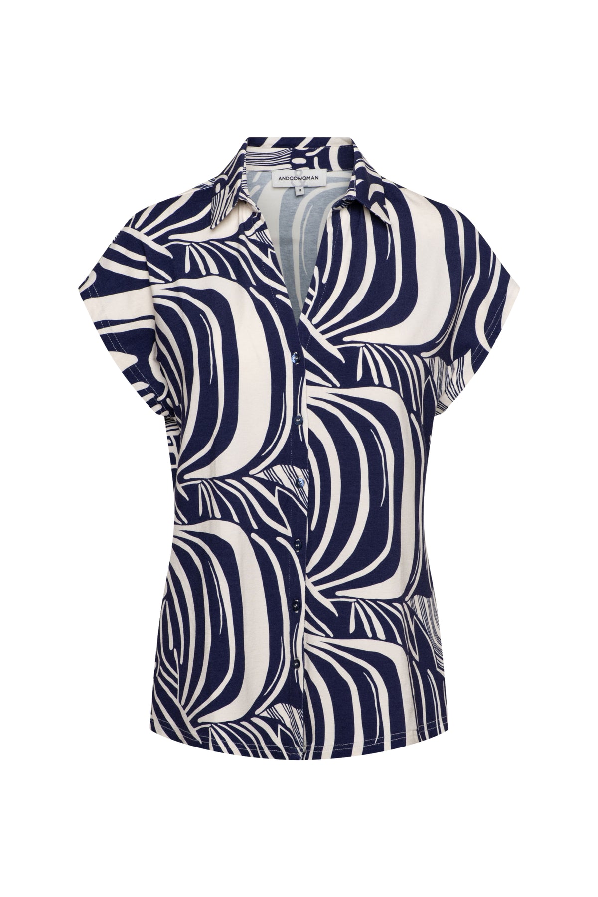 Blouse Valetta Weave Blue Multi van &Co woman, getailleerde blauwe blouse met geweven patroon en multicolor details.