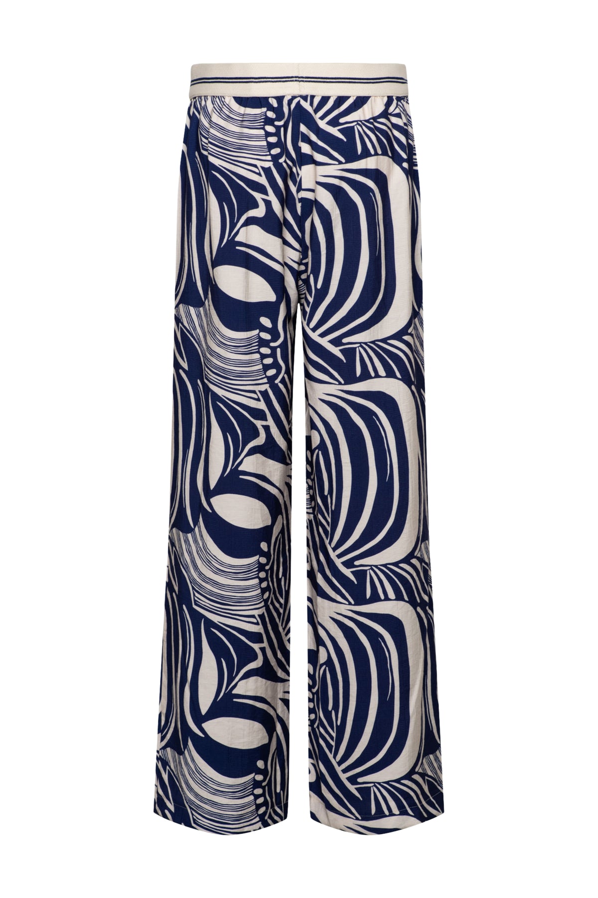 Nessy Weave Blue Multi broek van &Co woman, getailleerd met kleurrijke geweven patroon en comfortabele pasvorm.