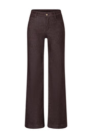 Bruine wide-fit jeans van MAC Jeans, Dream Wide Rinsed 5439-D799, met rumen en losse pasvorm, getoond op een model.