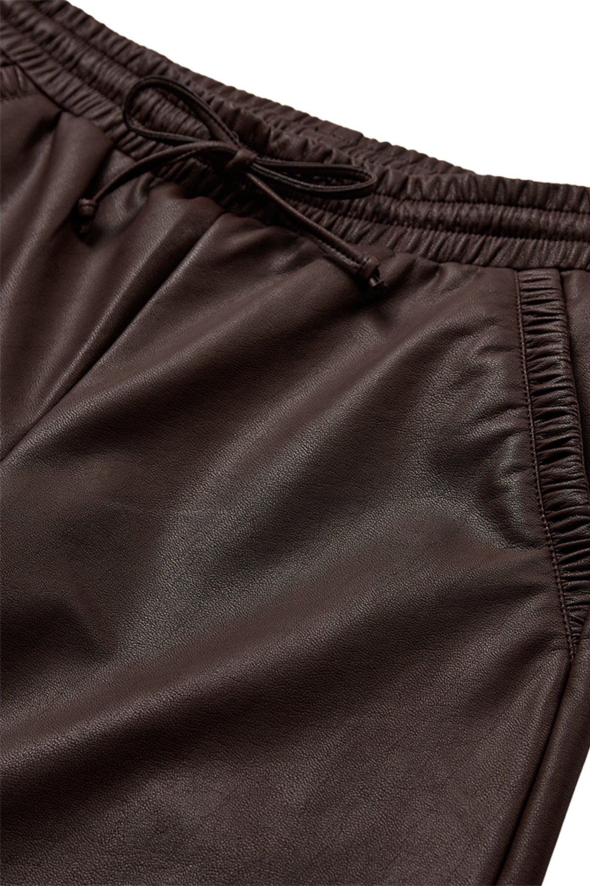 Lieve damesbroek Fqveggy Mole van Freequent met een comfortabele pasvorm en stijlvolle uitstraling, zichtbaar in de afbeelding.