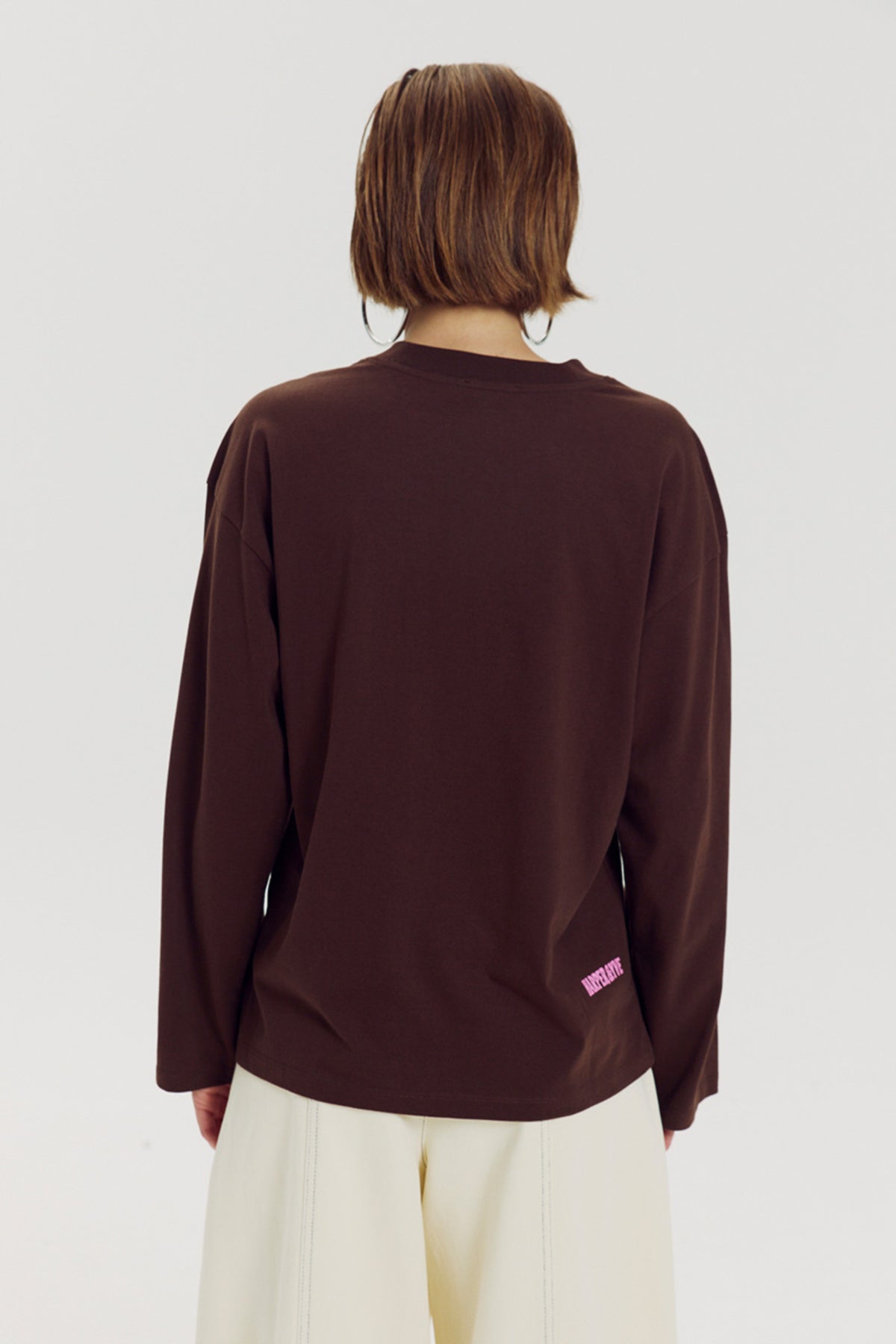 Harper & Yve Top Elana Hot Fudge, comfortabele katoenen top met ruches en korte mouwen, geschikt voor dagelijks gebruik