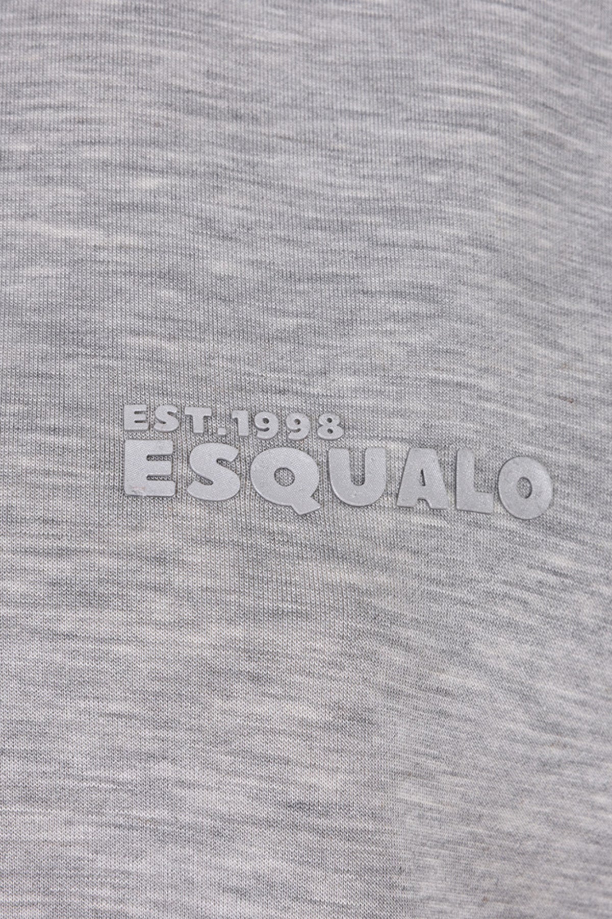 Lichte grijze oversized modal T-shirt van EsQualo met relaxte pasvorm en zachte stof, ideaal voor casual draagstijl.