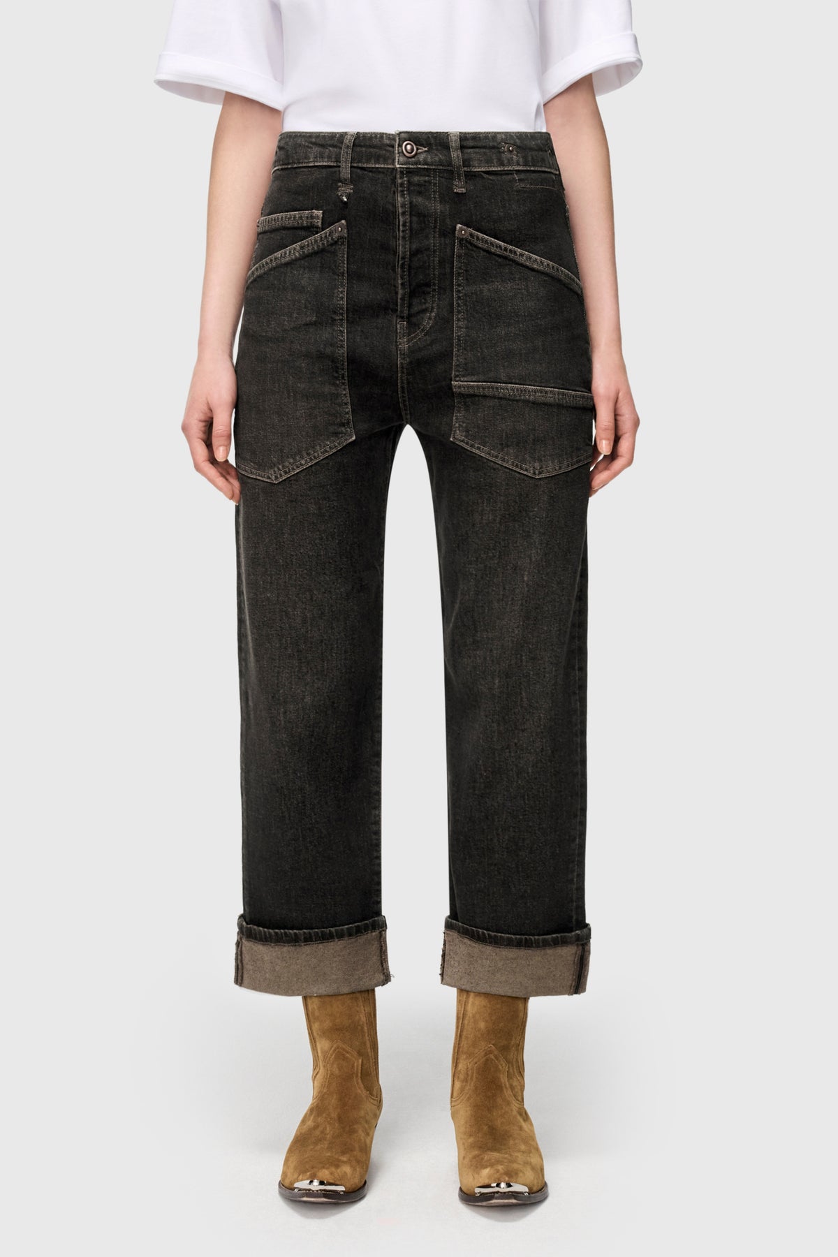 Bruine baggy jeans van MAC Jeans met zwarte wash en getint effect, zichtbaar in de afbeelding.