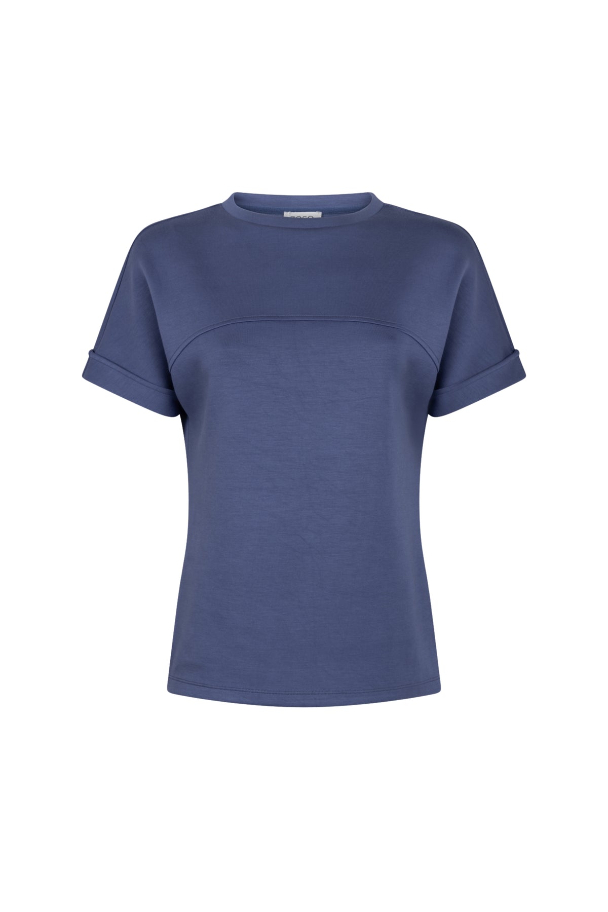 Zoso T-shirt Patty blauw met ronde hals en korte mouwen, casual stijl, gedragen door een persoon.