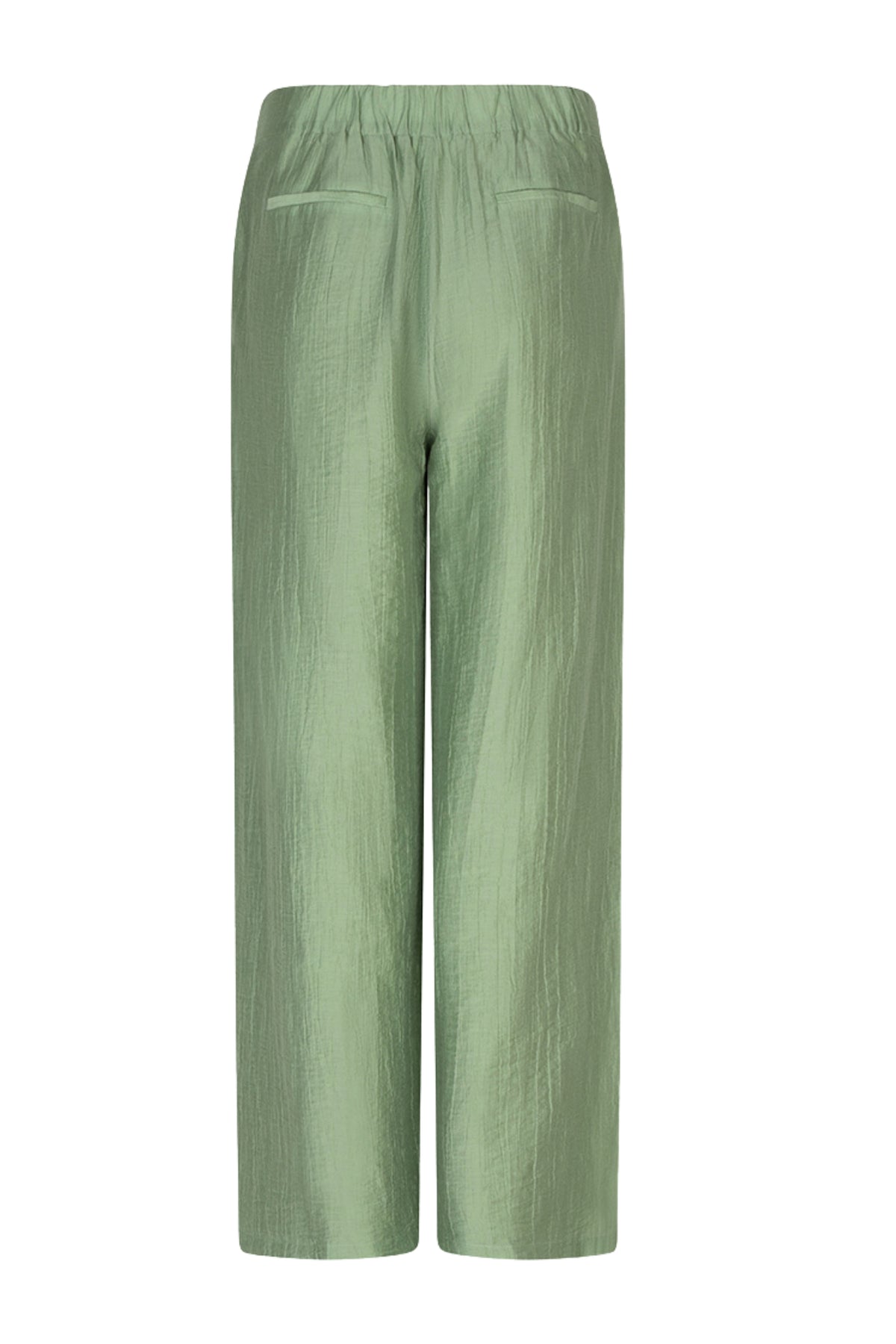 Lichte crinkle junglegroene brede broek van EsQualo, model Monique, getoond in een stijlvolle pasvorm.