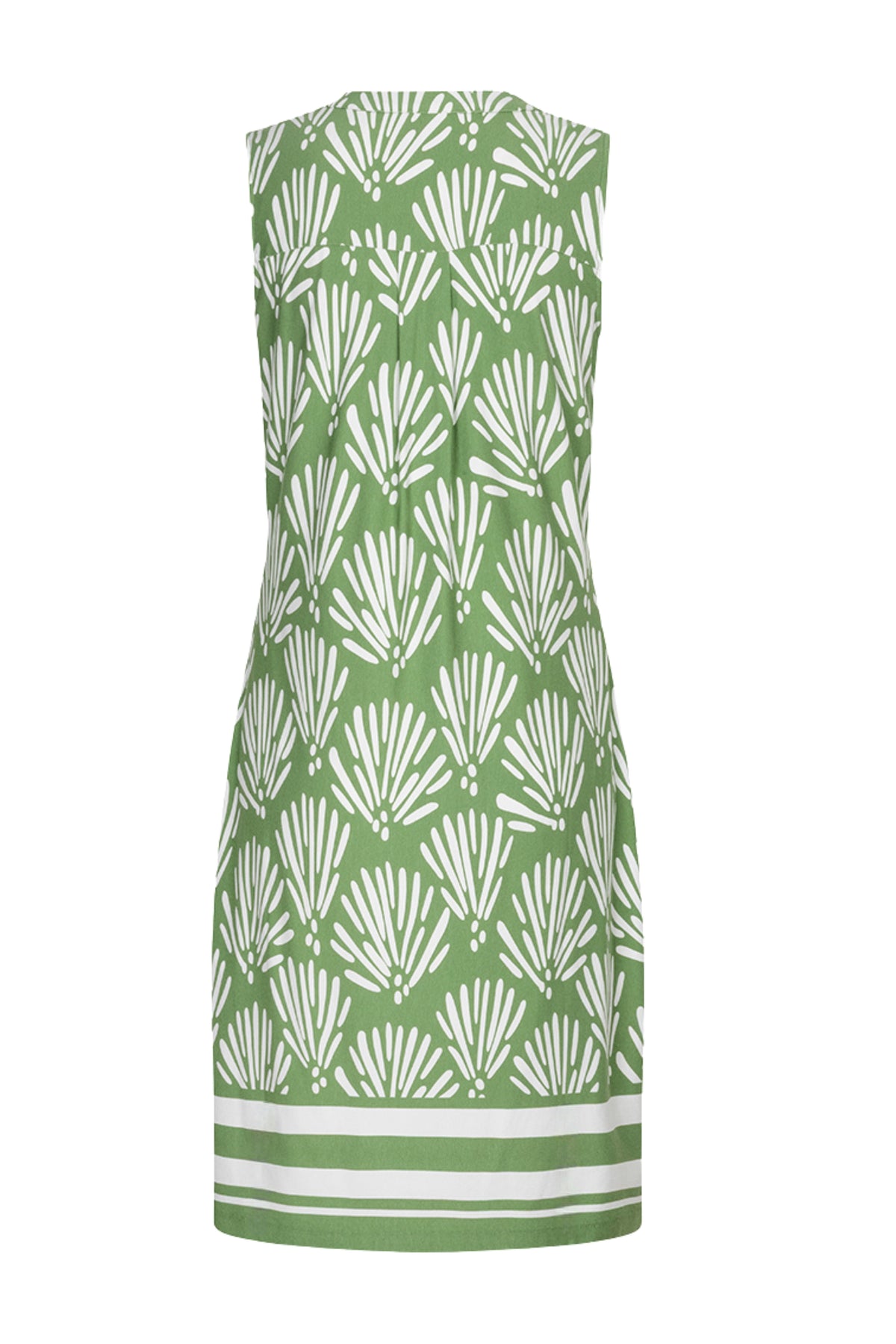 Tropische print jurk van EsQualo met kleurrijk bloemenpatroon, korte mouwen en vloeiende stof.