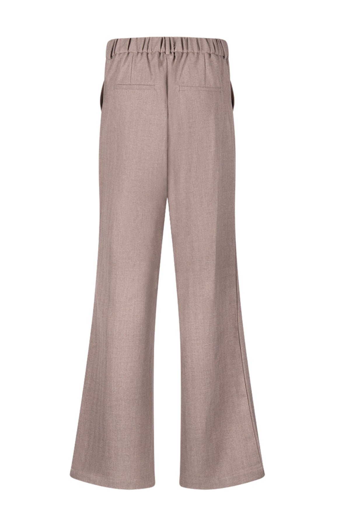 Taupe broek Jill van Nukus, stijlvolle damesbroek met comfortabele pasvorm en nette afwerking, zichtbaar in de afbeelding.