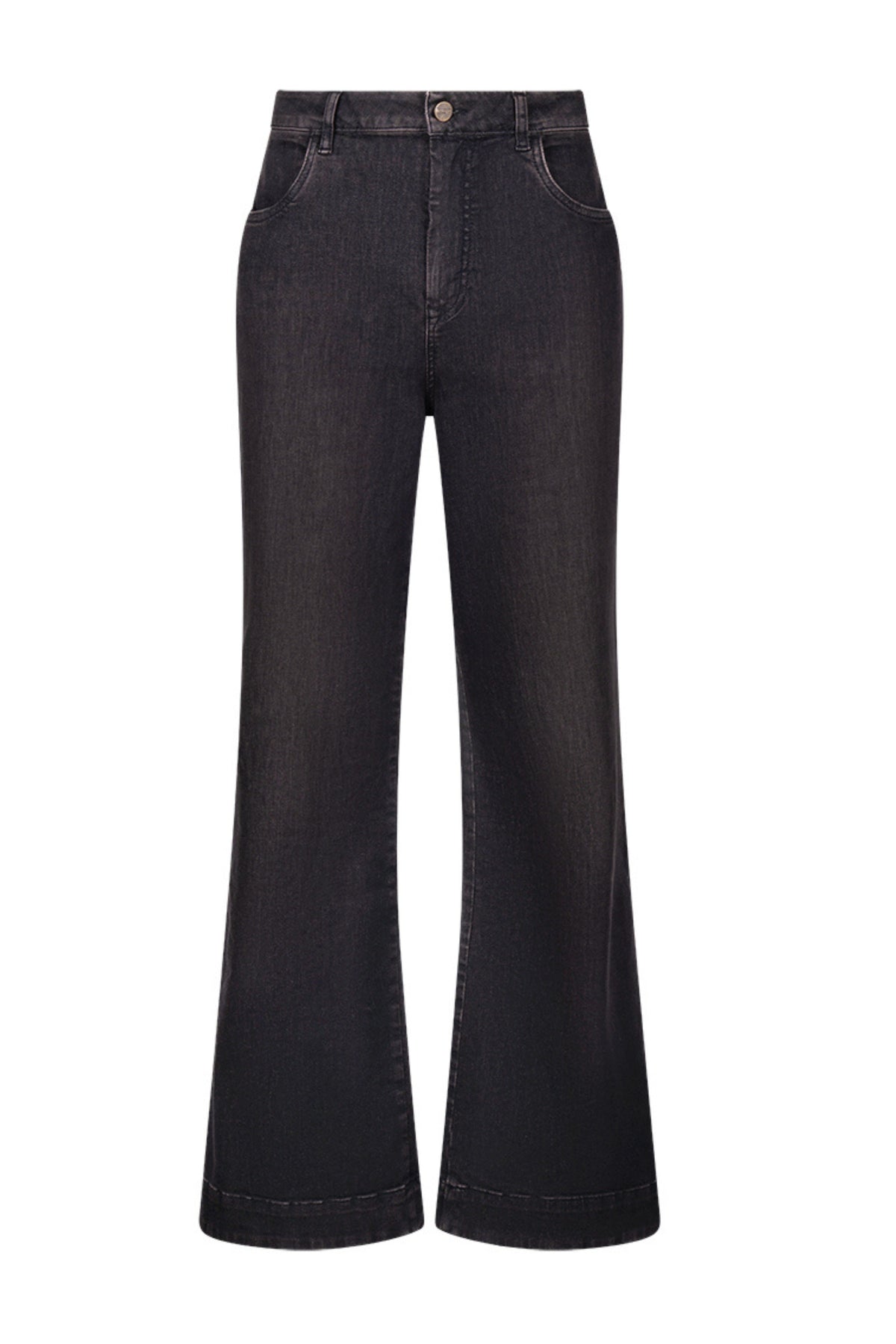 Donkerbruine jeans Abby van Nukus, modieus met een strakke pasvorm en details, zichtbaar op de foto.