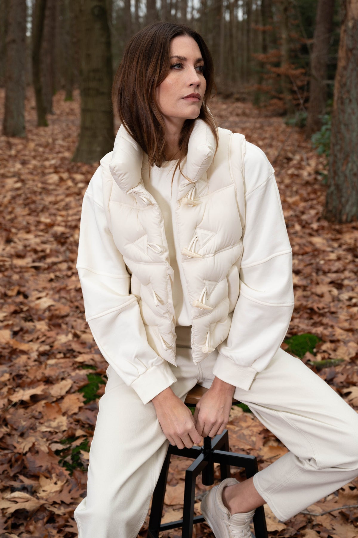 Offwhite sweater Verlita van Maicazz & Zizo, zachte katoenen trui met ronde hals en comfortabele pasvorm.