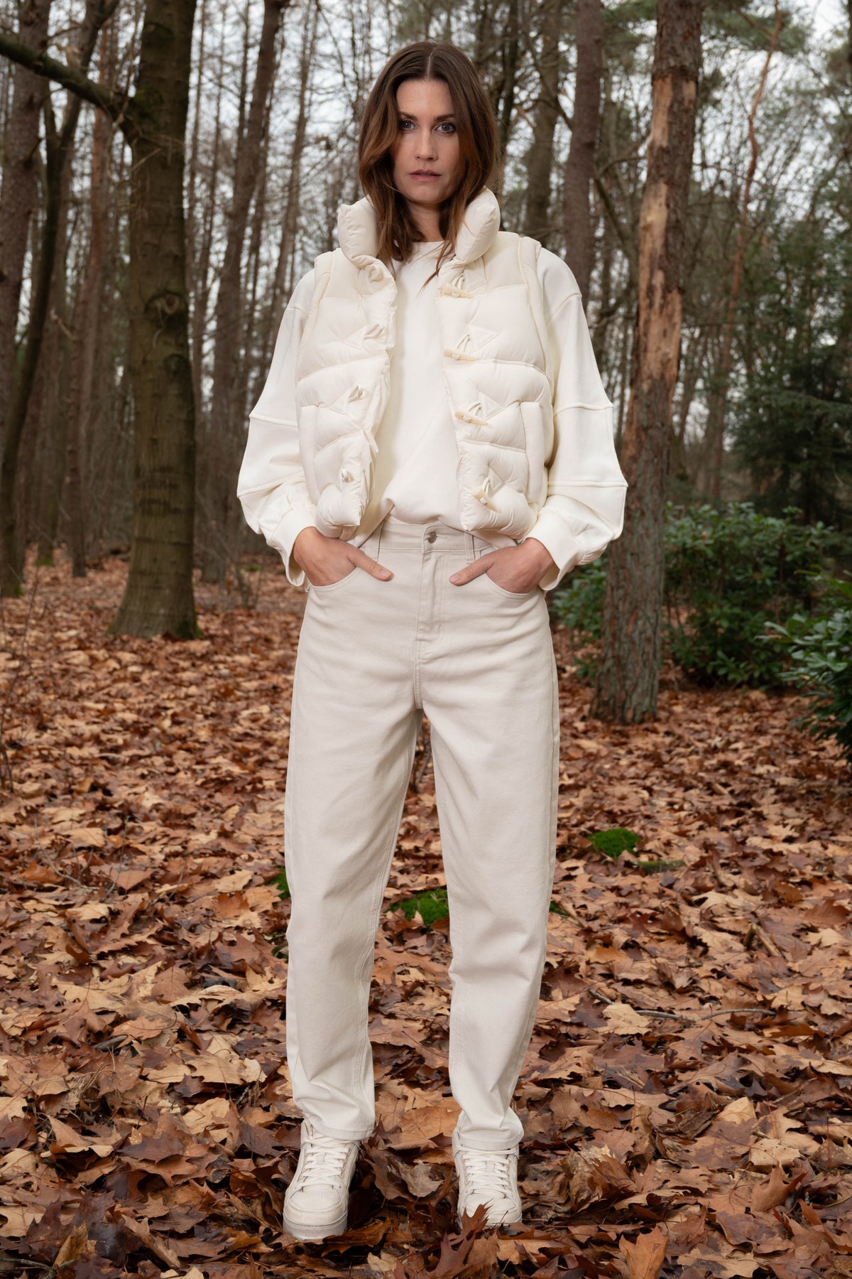 Offwhite Maicazz & Zizo Sweater Verlita met zachte stof en casual pasvorm, gedragen door een model.