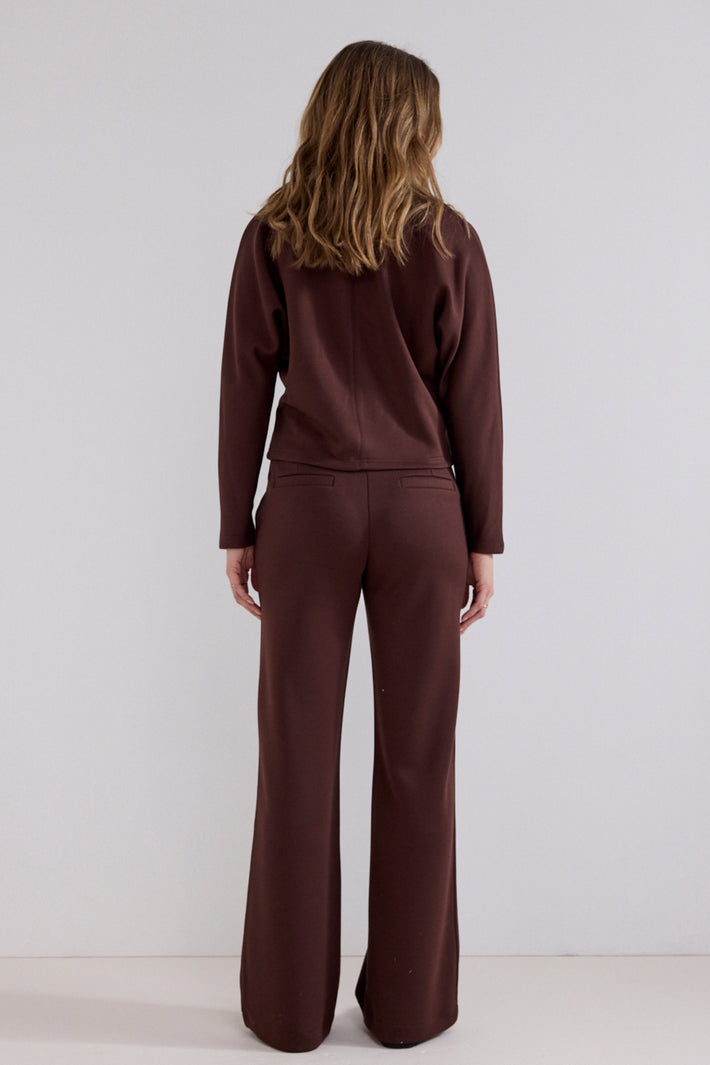 Donkerbruine technische sweatbroek van Tramontana met comfortabele pasvorm en elastische taille voor dames.