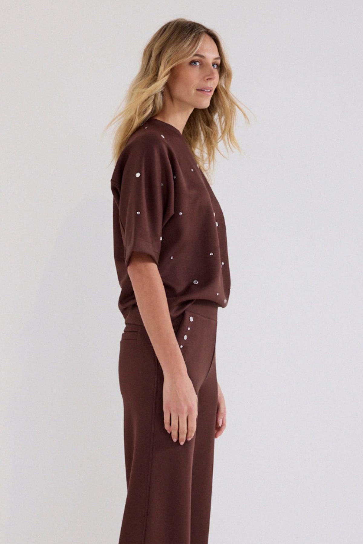 Donkere chocolade Tramontana trui sweat met ronde hals en lange mouwen, comfortabel en casual voor dames.