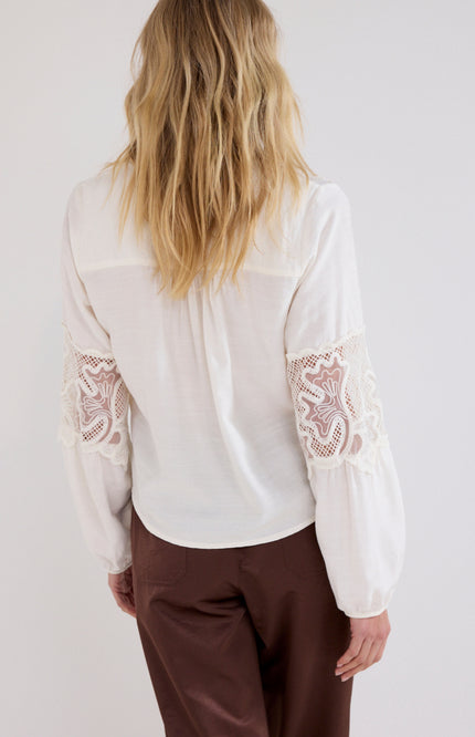 Blouse Lace Details Snow O01-21-301