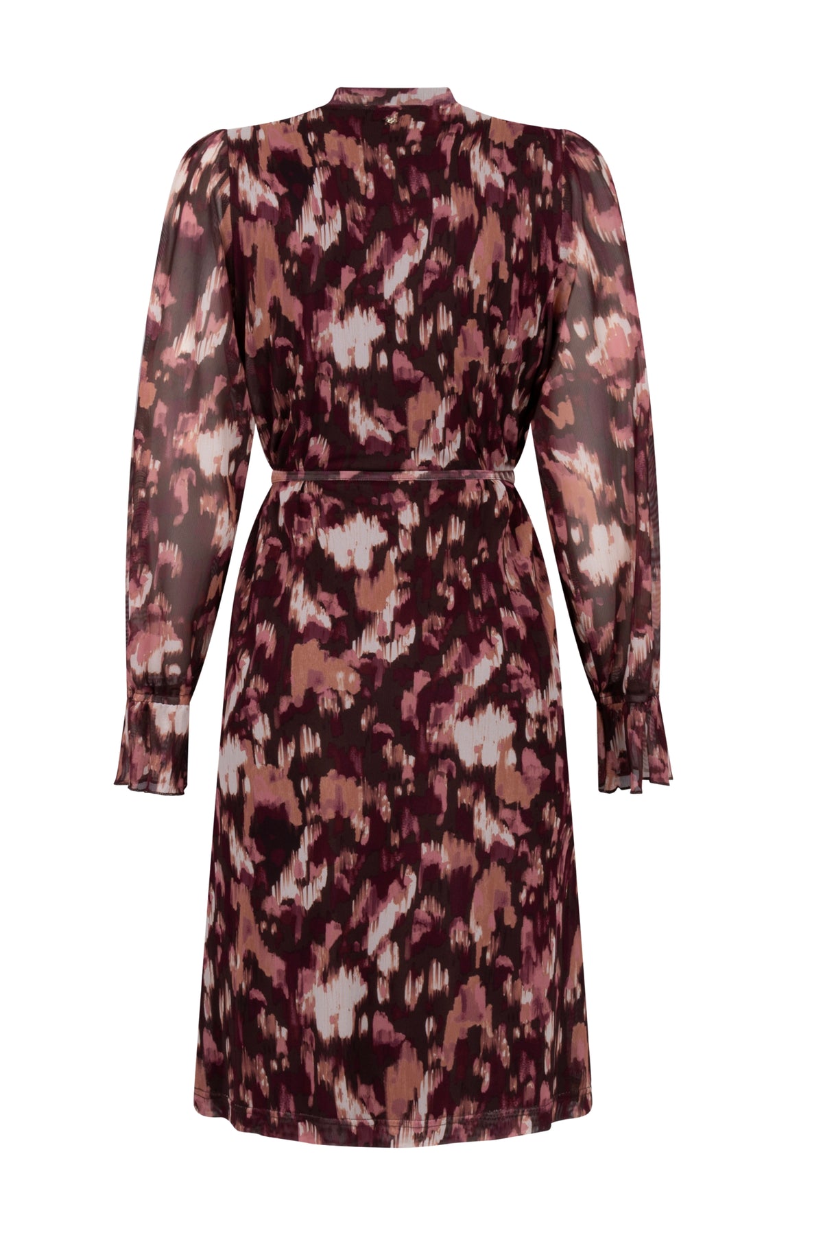 Lange jurk van Tramontana met Berry Blaze print, kleurrijk en modieus, zichtbaar op de afbeelding.