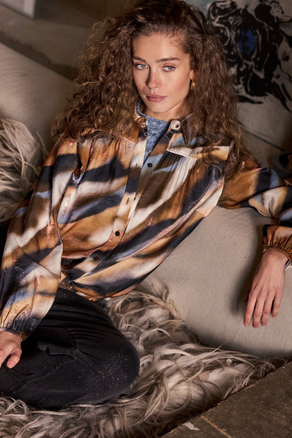 Blouse Tramontana Moody Blue met cascade print in multikleuren, korte mouwen en losse pasvorm, geschikt voor casual draagstijl.