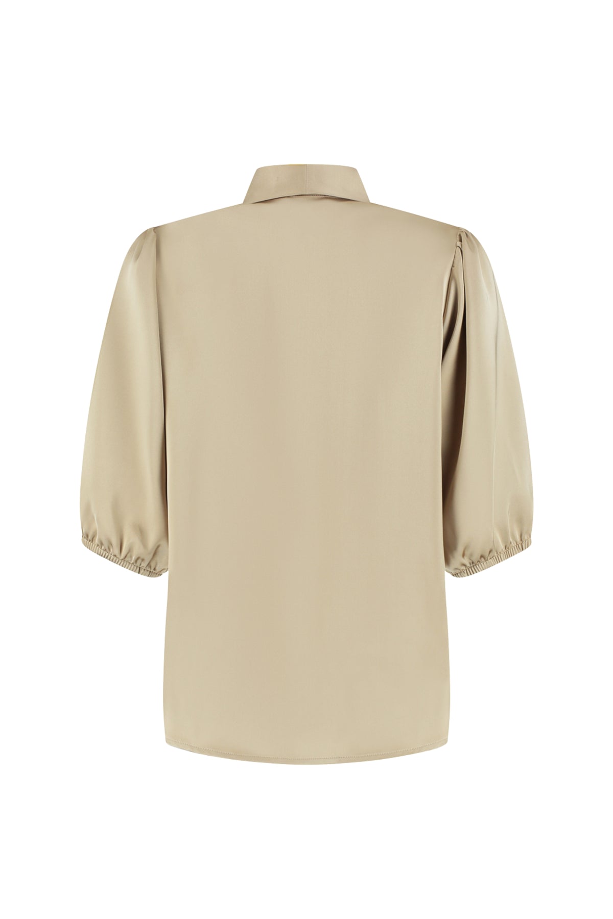Lady Day blouse Rue Pepper L30-701-3458, lichtgewicht met lange mouwen en een elegante pasvorm, zichtbaar in de afbeelding.