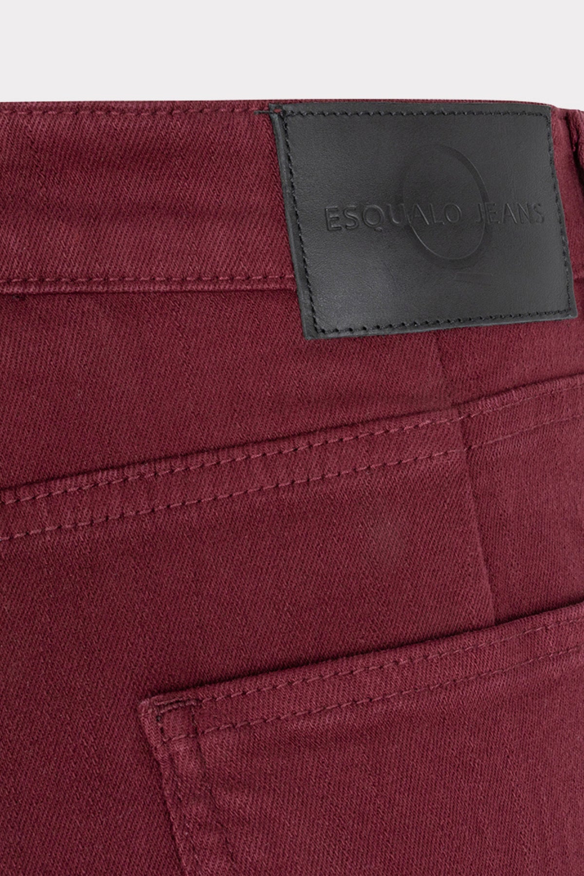 Donkere denim jeans van EsQualo, model Barrrel Denim Merlot F26.12507, met rechte pasvorm en subtiele details.