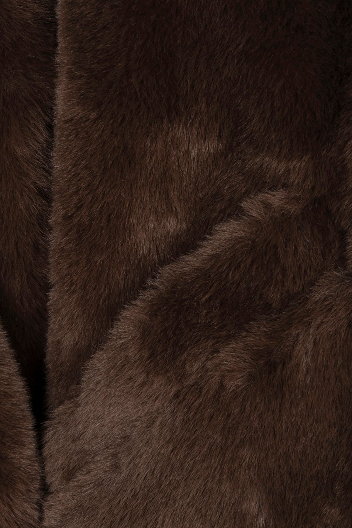 Luxe EsQualo poncho jas met nepbaar en koffiebruine kleur, stijlvolle damesouterwear met warme uitstraling.