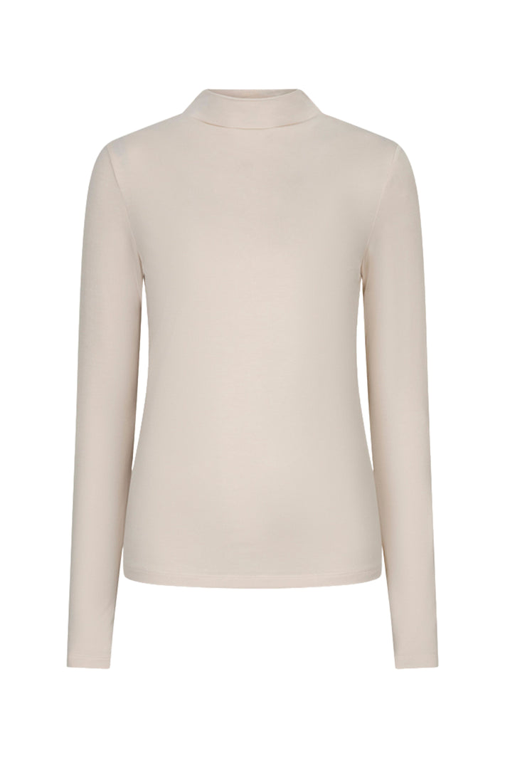 EsQualo Top Turtle Basic Vanilla W26.30716, wit top met turtle-ontwerp en ronde hals, op een model gedragen.